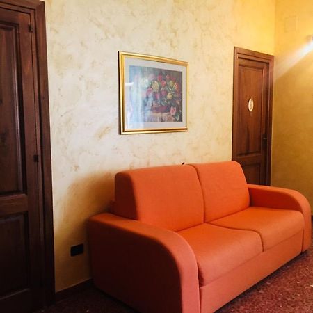 Colle di Tora B&B Il Tulipano Sul Lago المظهر الخارجي الصورة