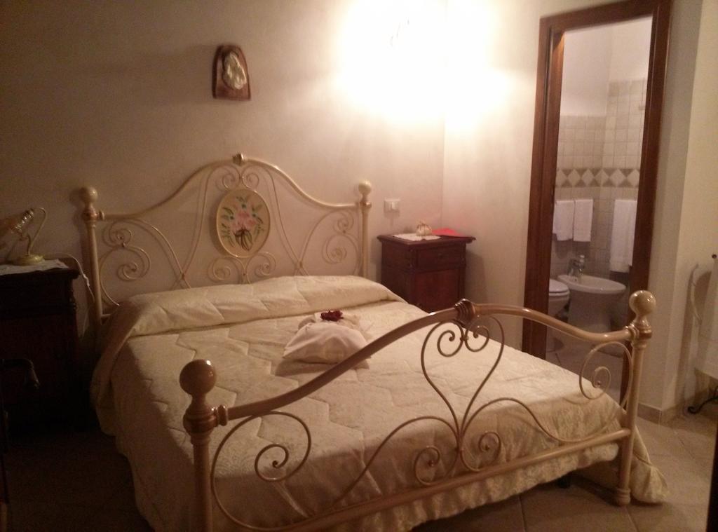 Colle di Tora B&B Il Tulipano Sul Lago الغرفة الصورة